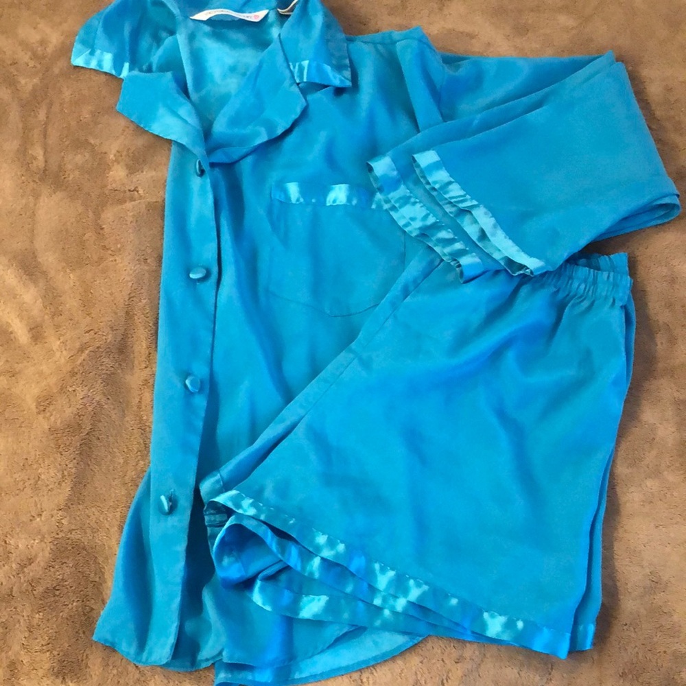 Victoria's Secret Blue Pajama Short Set Intimates Sleepwear size small.